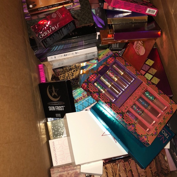 🌟💯Mystery Makeup Bundle! 💯🌟 - Picture 5 of 7
